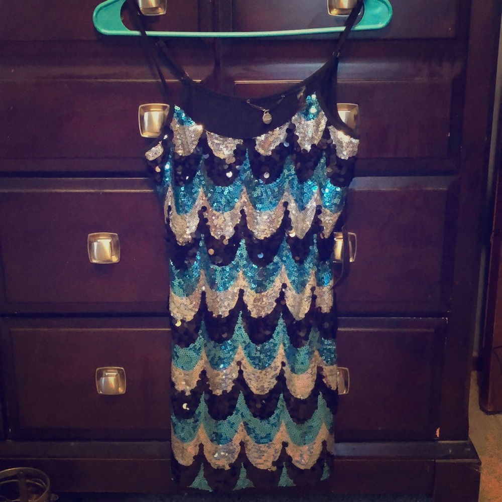 Brand new bke sequin tank top